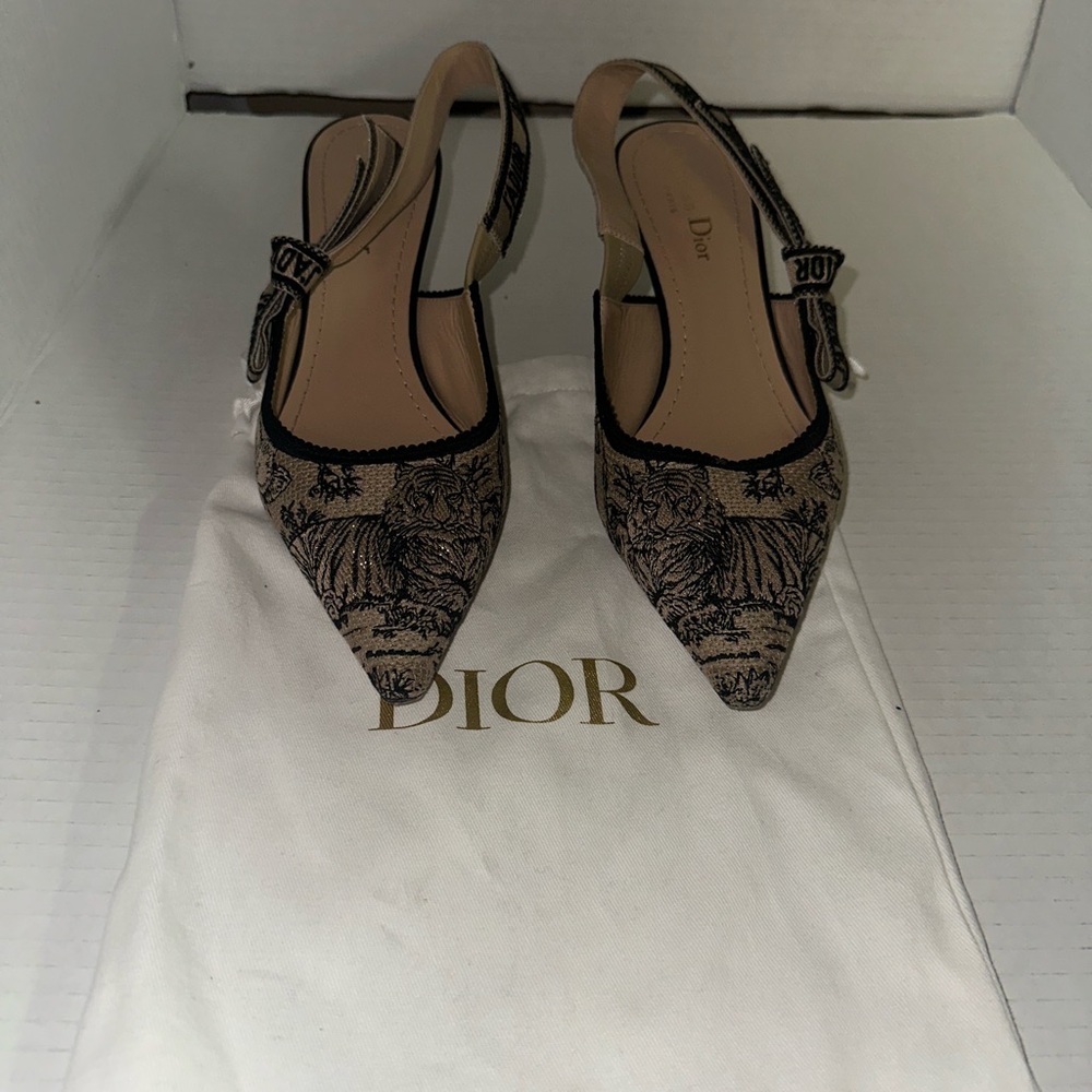 Dior J'adior Canvas Slingback Pump, toile de jouy, Black and Hazelnut - Picture 3 of 5